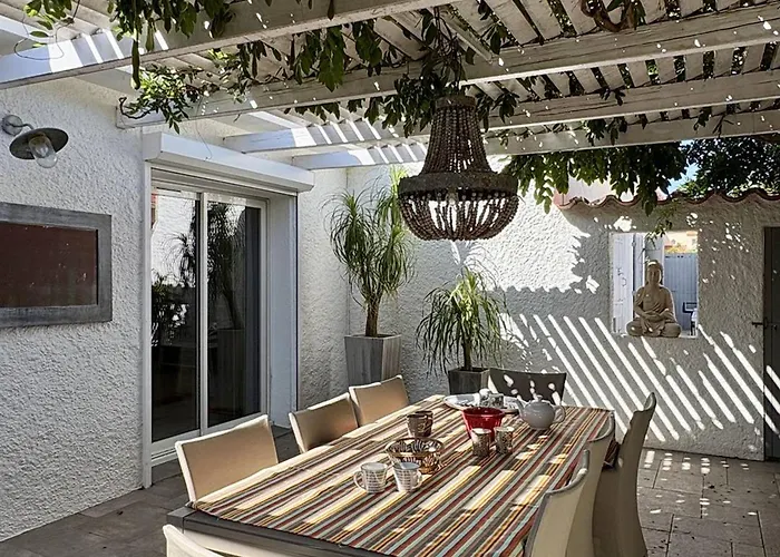 Familiale A 100m De La Avec Piscine - Fr-1-529-172 Villa